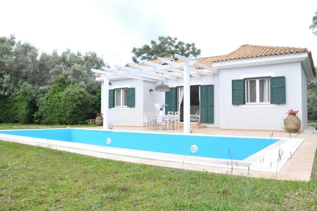 Villa Erietta Near Lefkas Center Apolpaina Exterior photo